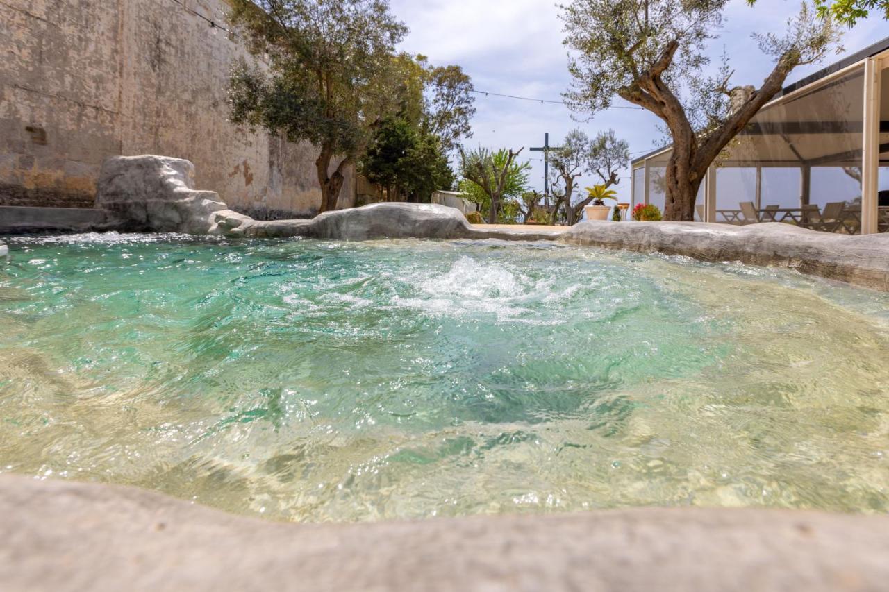 ウジェント Badia Del Casale Bed & Breakfast エクステリア 写真