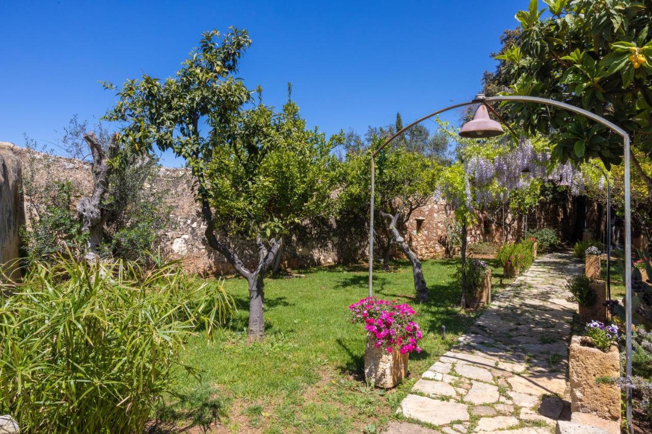 ウジェント Badia Del Casale Bed & Breakfast エクステリア 写真