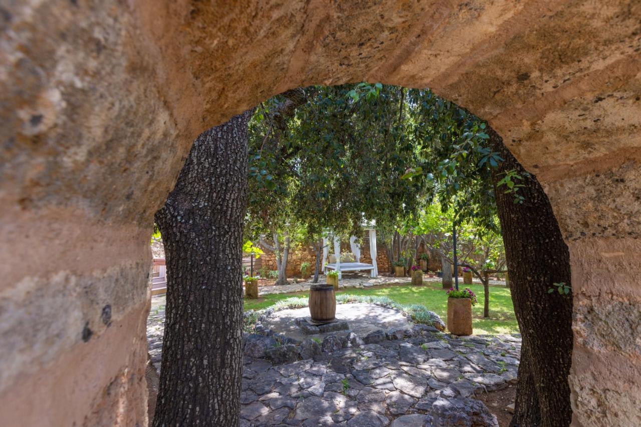 ウジェント Badia Del Casale Bed & Breakfast エクステリア 写真