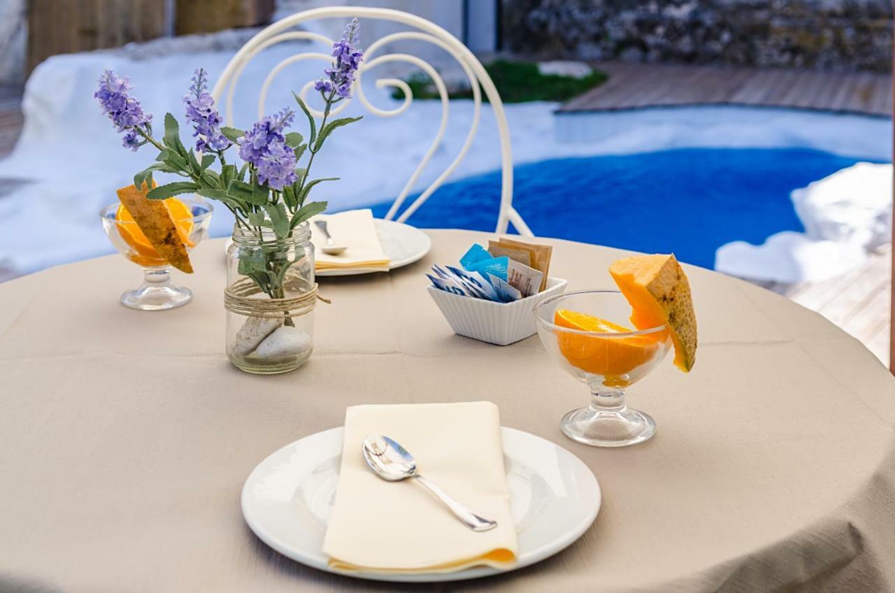 ウジェント Badia Del Casale Bed & Breakfast エクステリア 写真