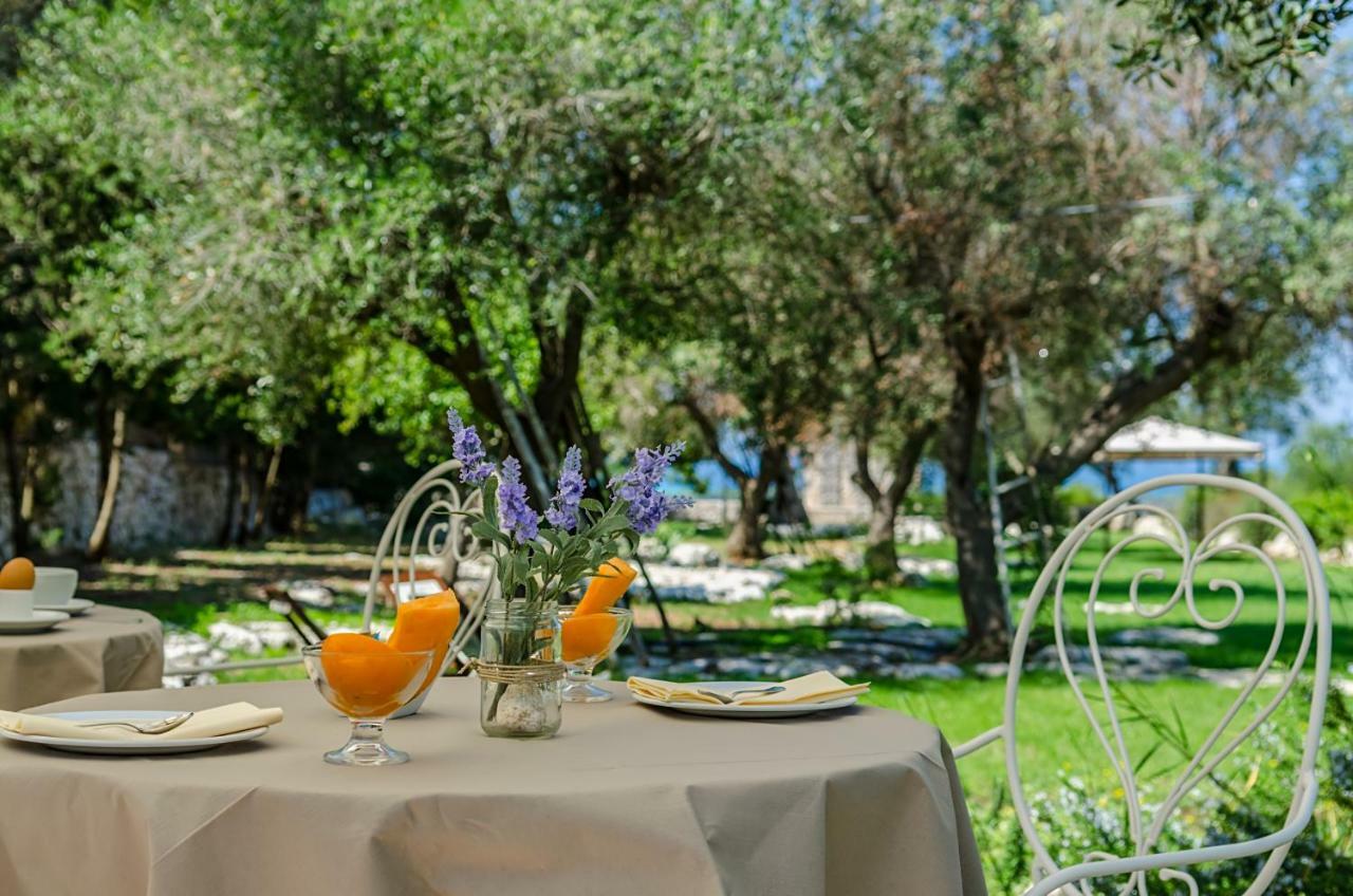 ウジェント Badia Del Casale Bed & Breakfast エクステリア 写真